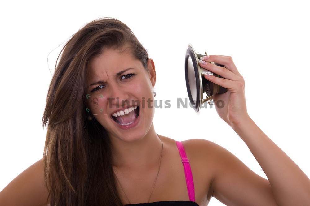 В наше время, громкая музыка - частая причина шума в ушах